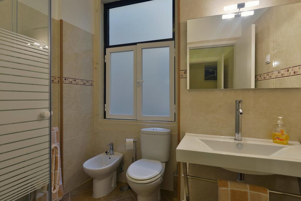 Flh Bairro Alto - Chiado Spacious Flat Lisboa Rom bilde